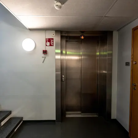 Daire 2ndhomes Glorious 1br With Sauna In Kamppi Center