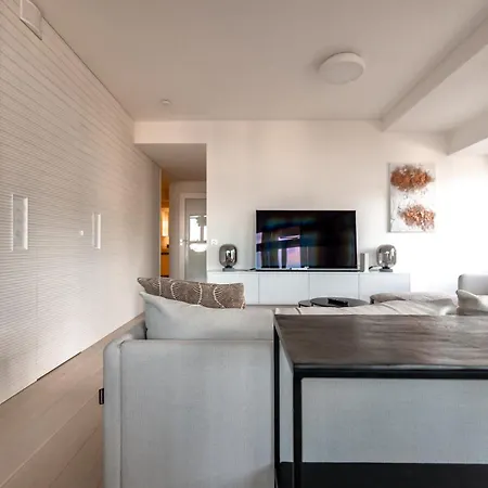 Daire 2ndhomes Glorious 1br With Sauna In Kamppi Center